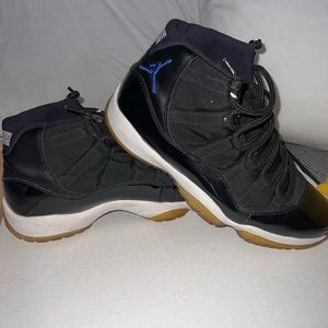 AUTHENTIC Mens Space Jams Sneaker